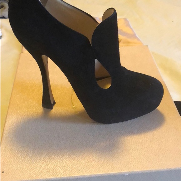 Prada Heels - Picture 5 of 7